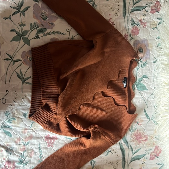 I have multiple clothing items I'm willing to negotiate pricing. - Picture 16 of 16